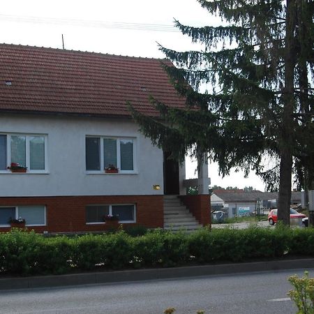 Penzion Na Rozcesti Svatoborice ภายนอก รูปภาพ